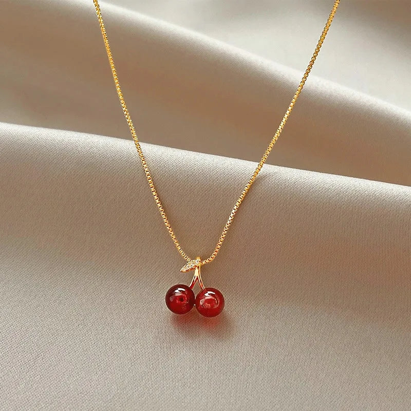 Novo Colar com Pingente de Cereja Vermelho Vinho e Dourado para Mulheres, Acessório de Personalidade, Colar de Moda, Joia para Casamento e Presente de Aniversário.